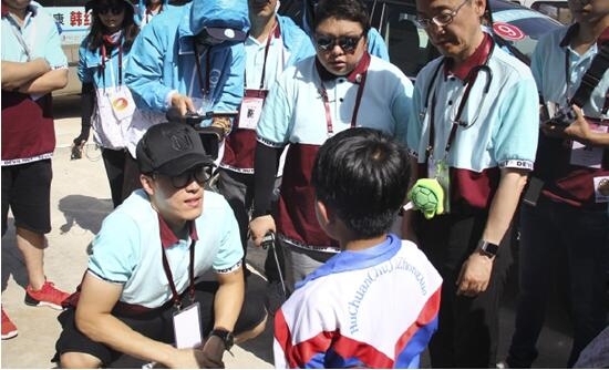 愛心活動，友情漆獻(xiàn)真情