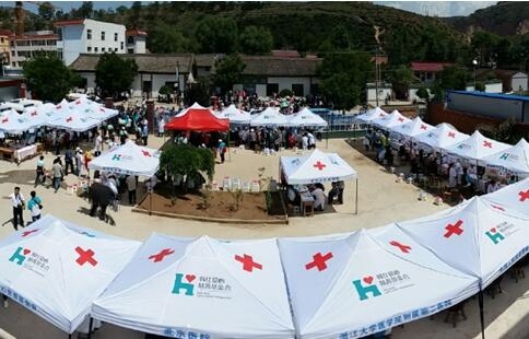 愛心活動，友情漆獻(xiàn)真情