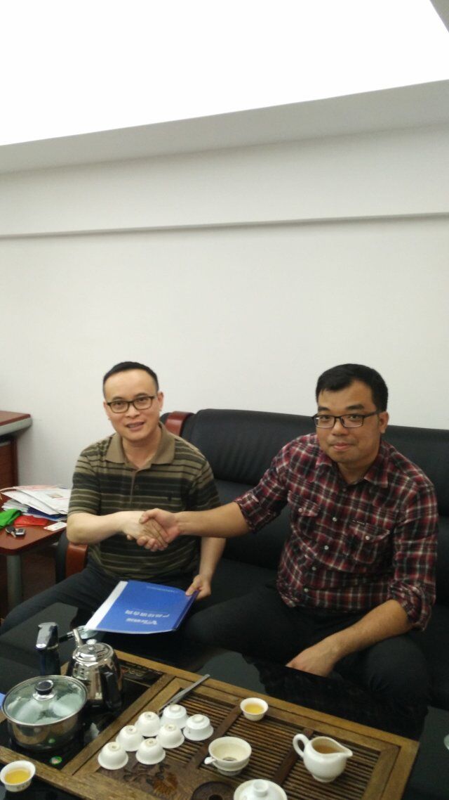 友情漆敬業(yè)專業(yè)的態(tài)度,贏得客戶合作加盟 友情漆敬業(yè)專業(yè)的態(tài)度,贏得客戶合作加盟